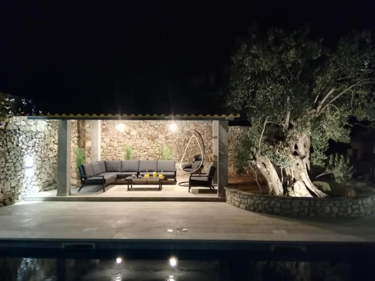 Vila Olive Tree - House With Pool Vinišće Exteriér fotografie