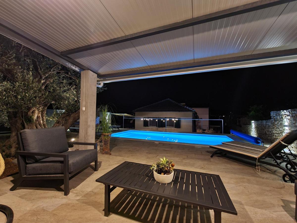 Vila Olive Tree - House With Pool Vinišće Exteriér fotografie